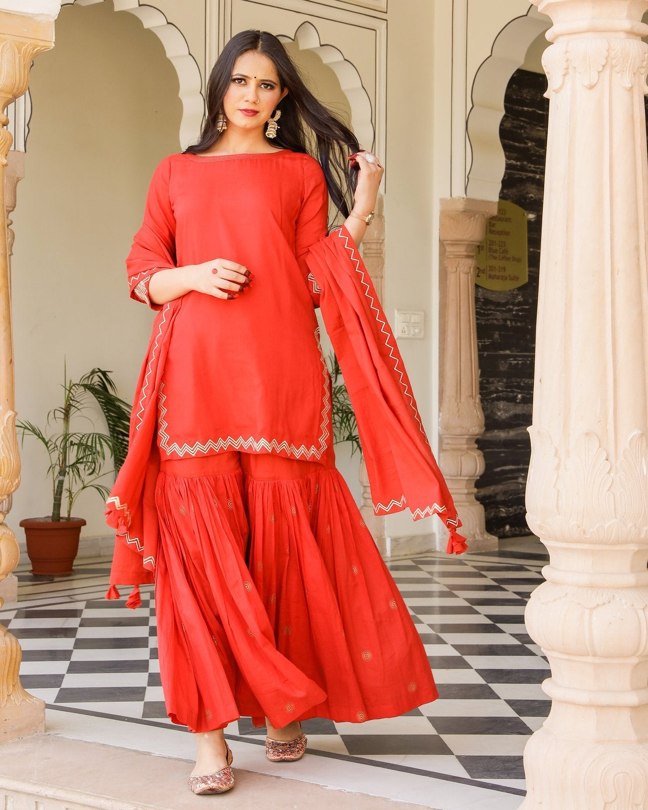 Siddhi Sharara Set
