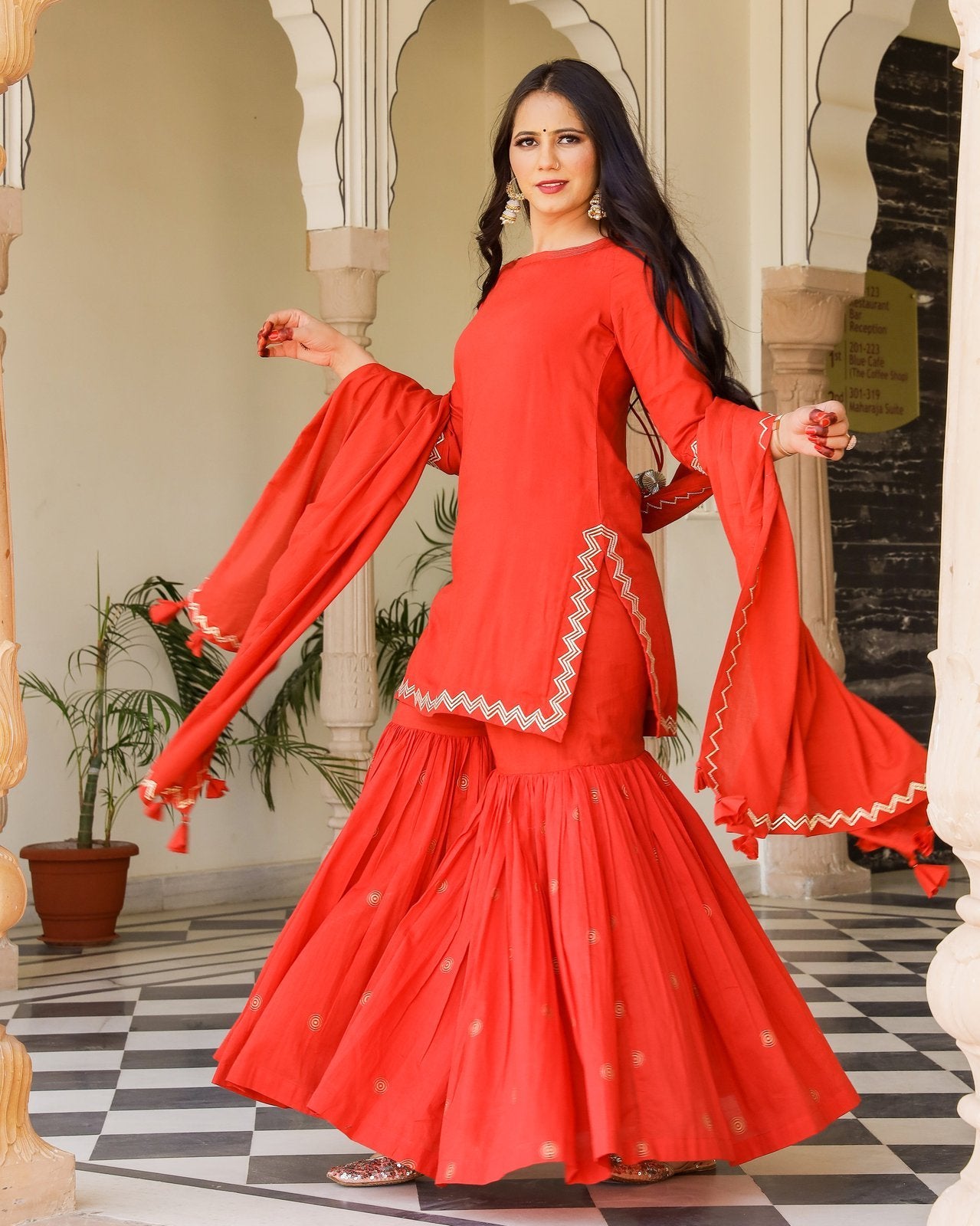 Siddhi Sharara Set