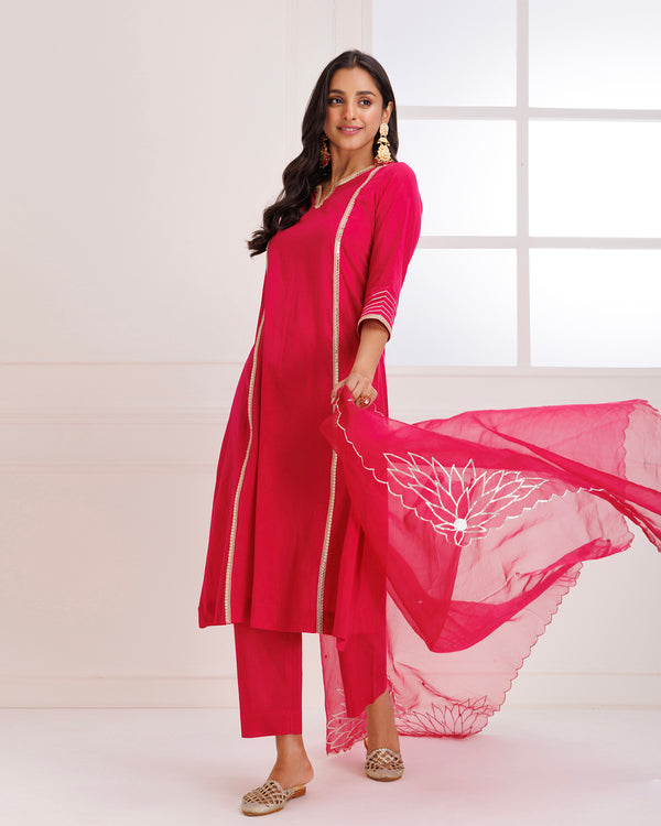 Panihari Magenta Gotapatti Suit Set