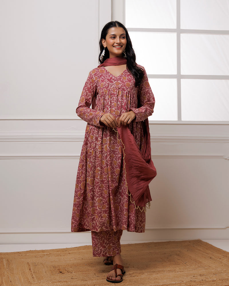 Noor Pink Dabu Block jaal Printed Gathered Suit set