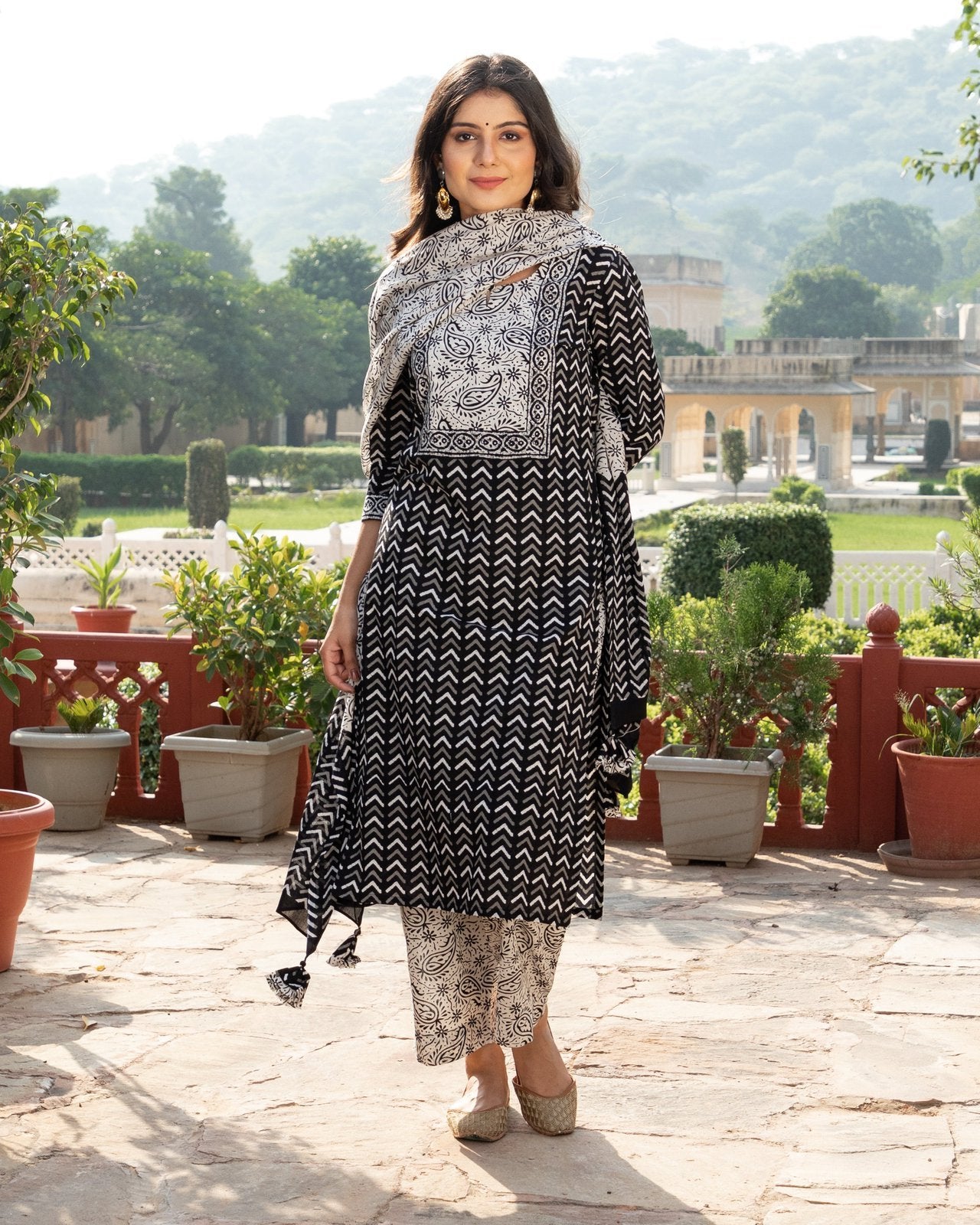 Black & White Zigzag Print Cotton Kurta Pant Suit Set